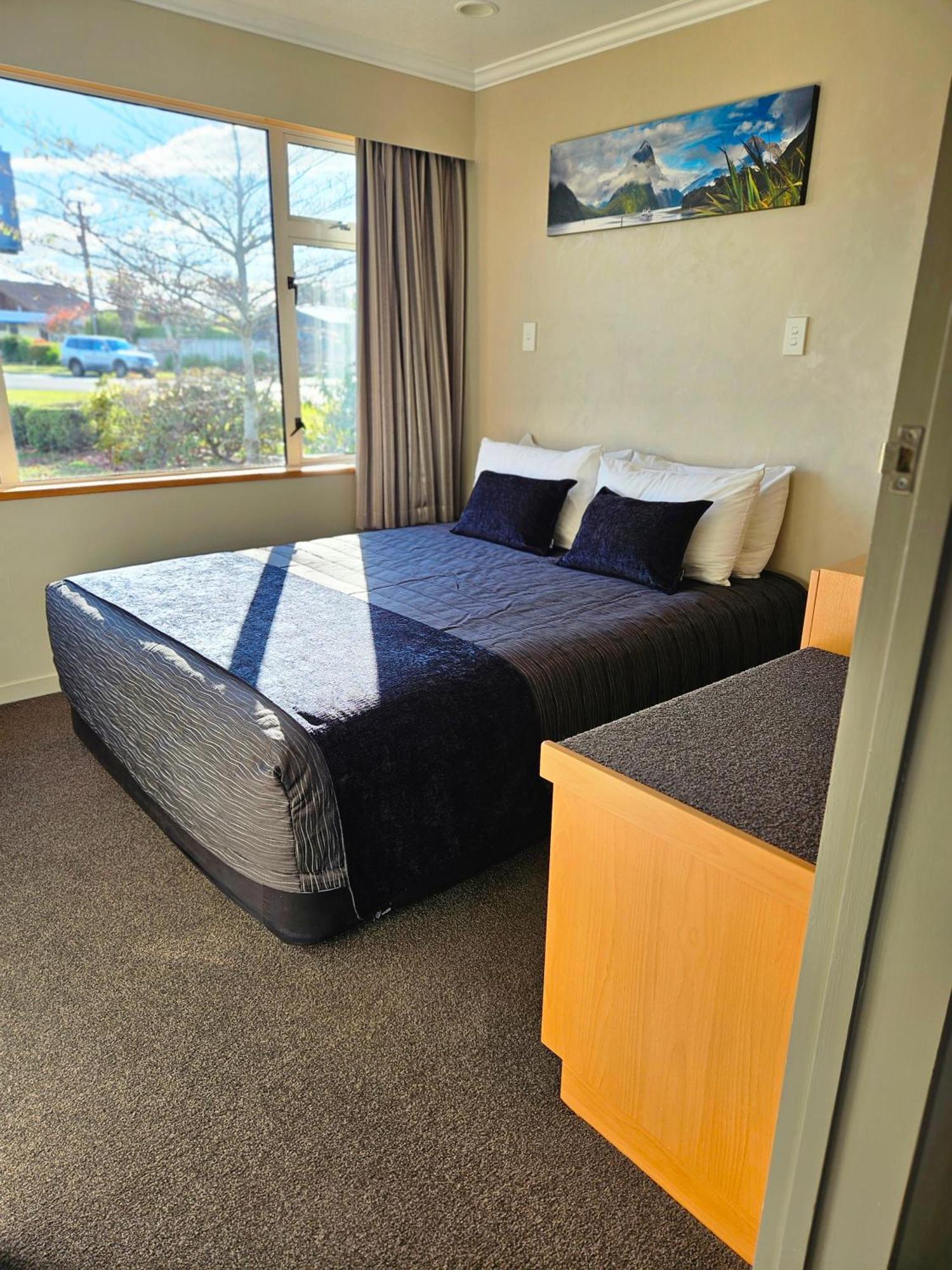 Lakeside Motel & Apartments Te Anau Eksteriør billede